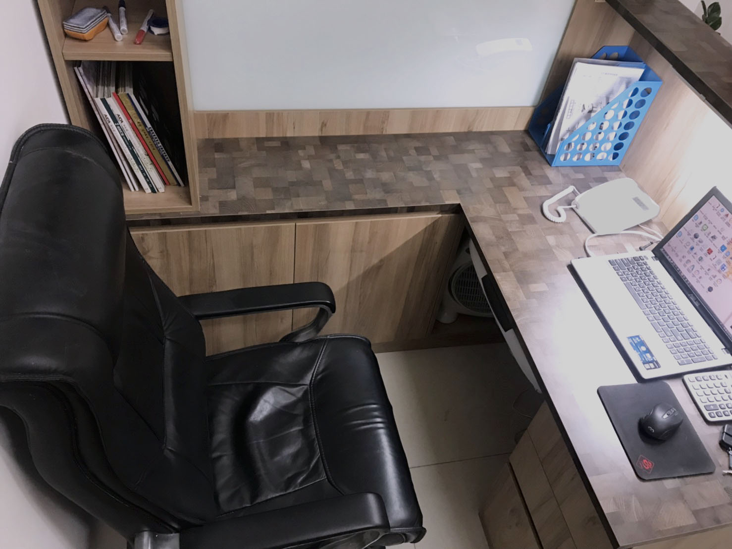 展示書櫃及書桌