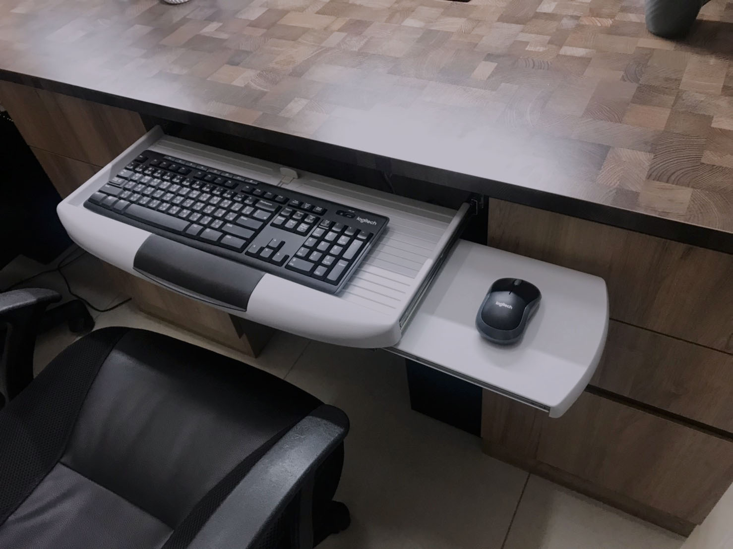 展示書櫃及書桌