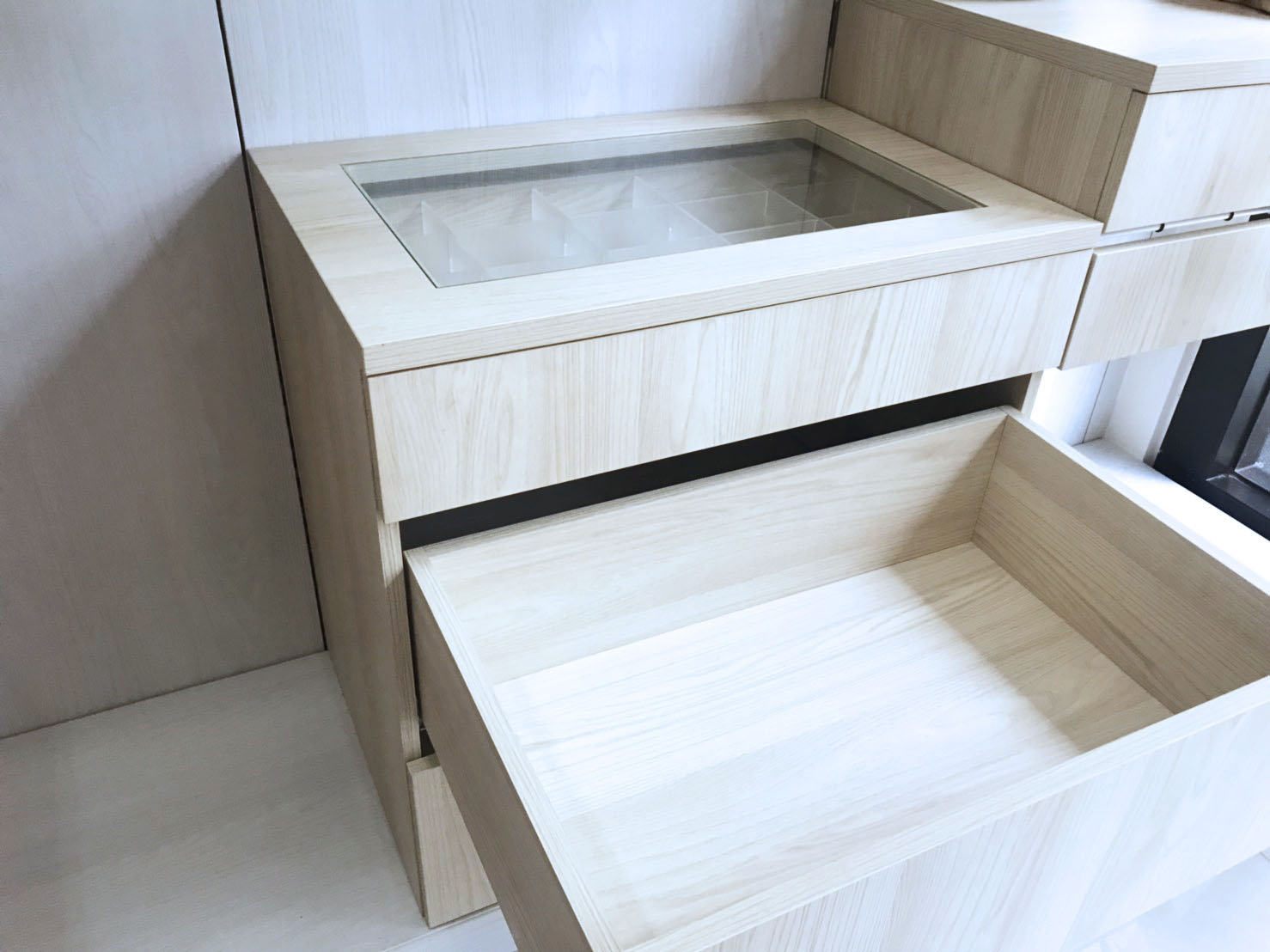 展示開放式衣櫃