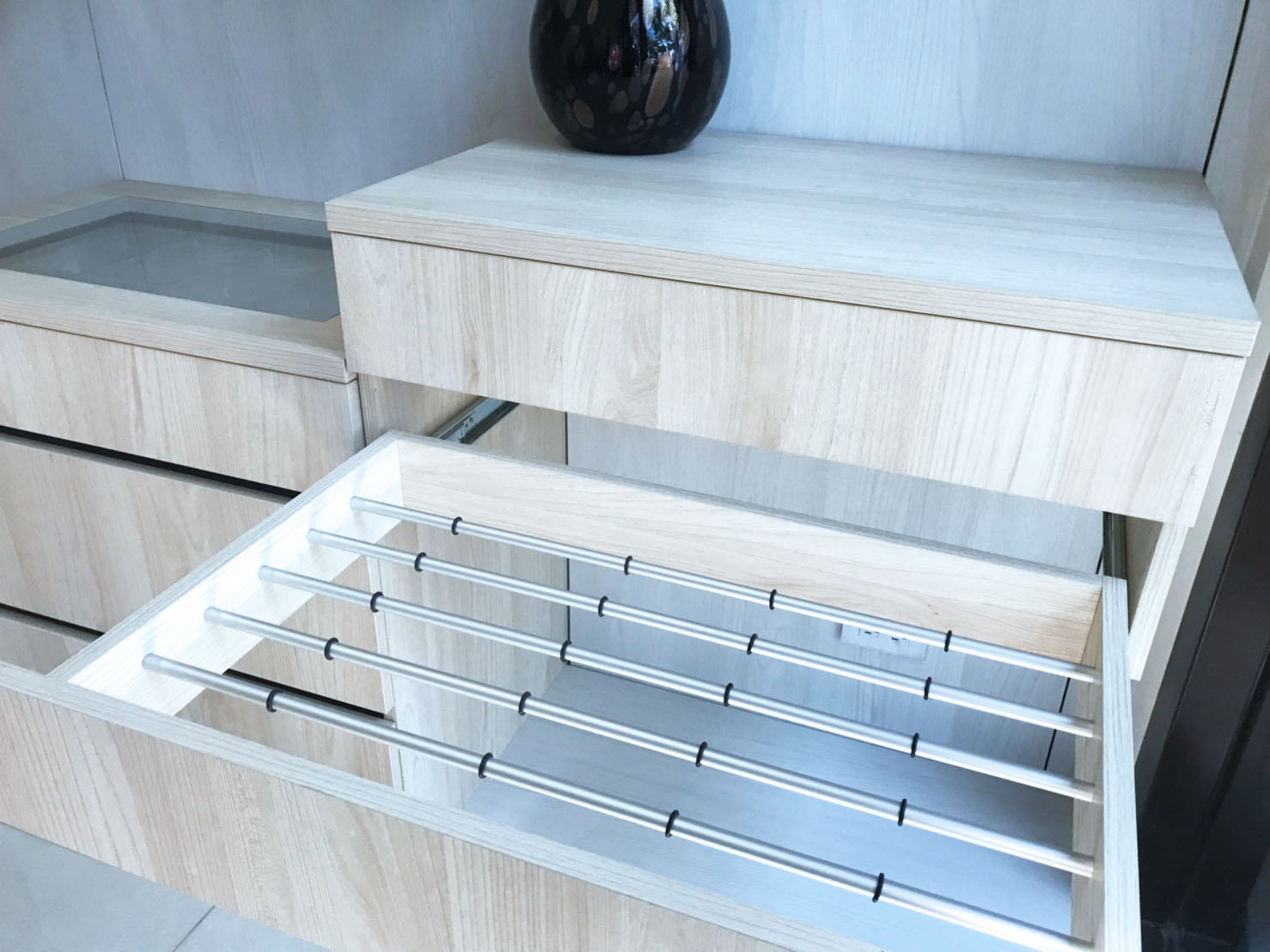 展示開放式衣櫃