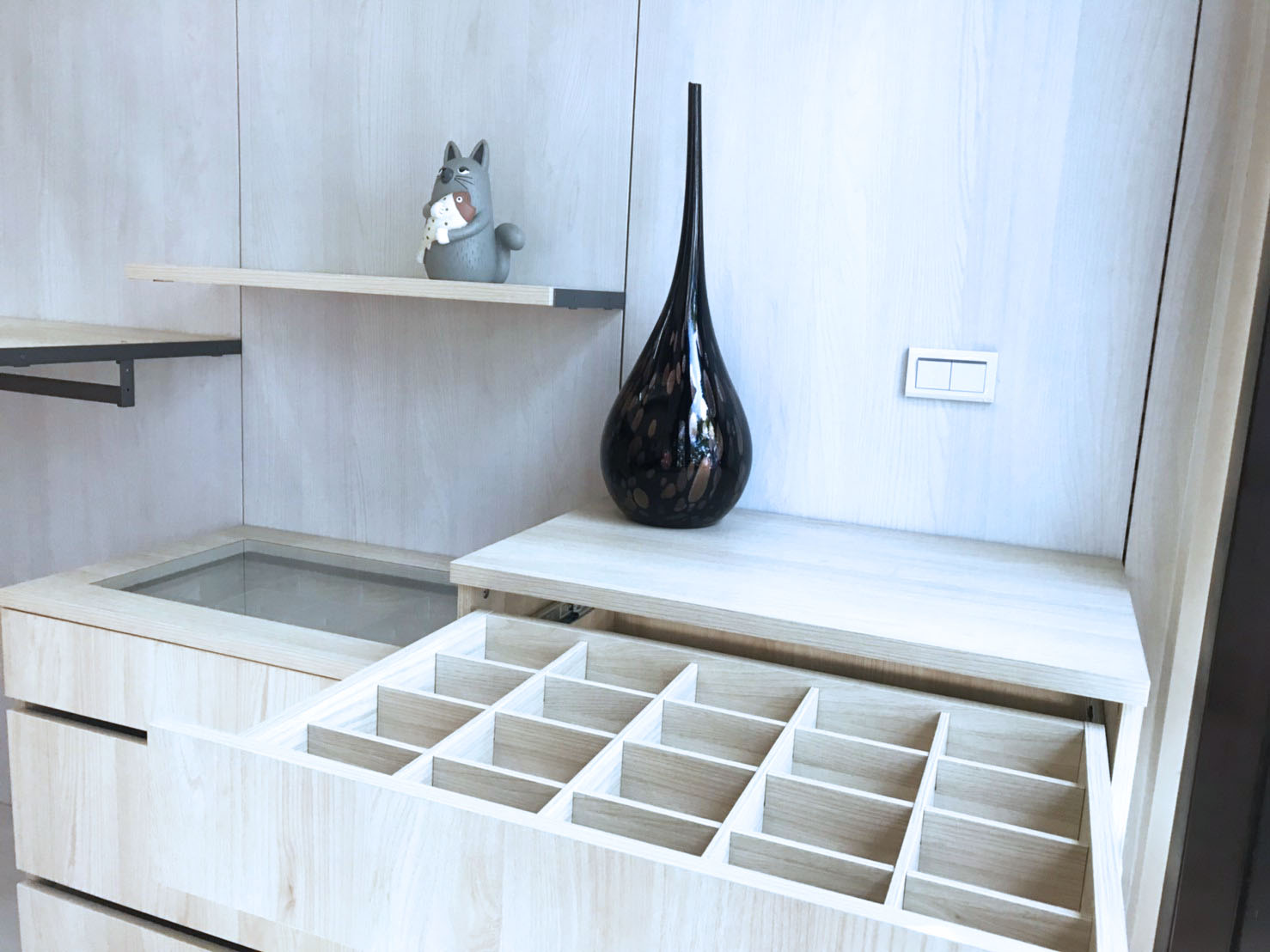 展示開放式衣櫃