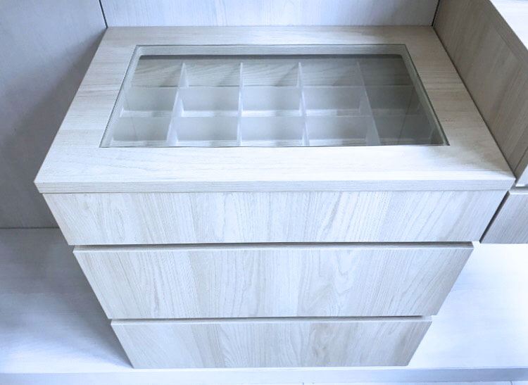 展示開放式衣櫃